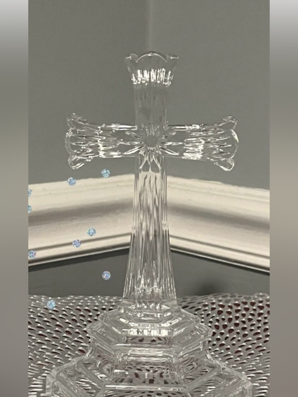 🌸 Vintage Avon Clear Pedestal Glass Cross